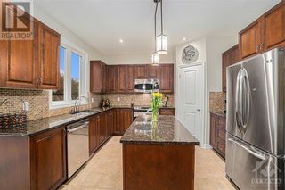 Photo 9: 334 ABBEYDALE CIRCLE in Ottawa: House for sale : MLS®# 1387777