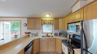 Photo 6: B7-920 Whittaker Road  |  Mobile Home For Sale