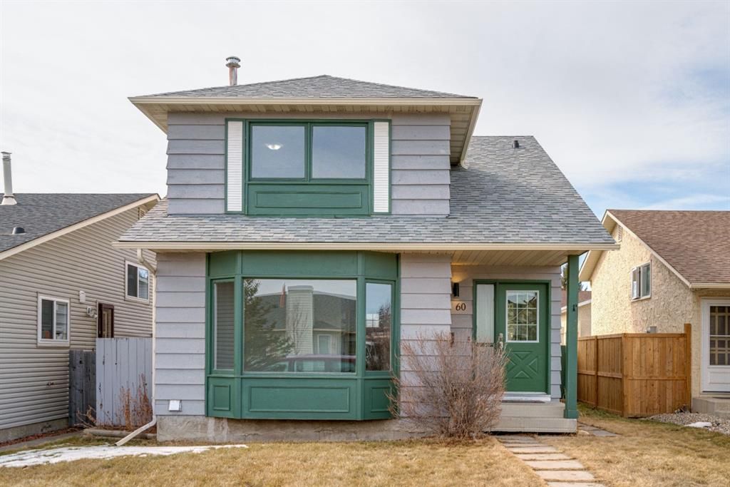 Main Photo: 60 Woodborough Crescent SW in Calgary: Woodbine Detached for sale : MLS®# A1195630