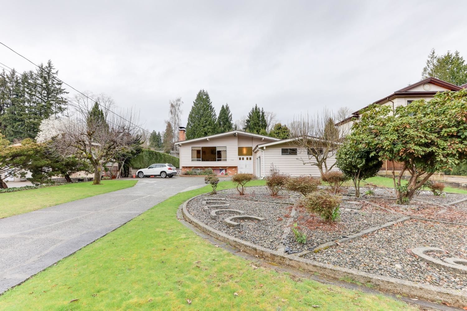 Main Photo: 7765 GOVERNMENT Road in Burnaby: Government Road House for sale (Burnaby North)  : MLS®# R2736744