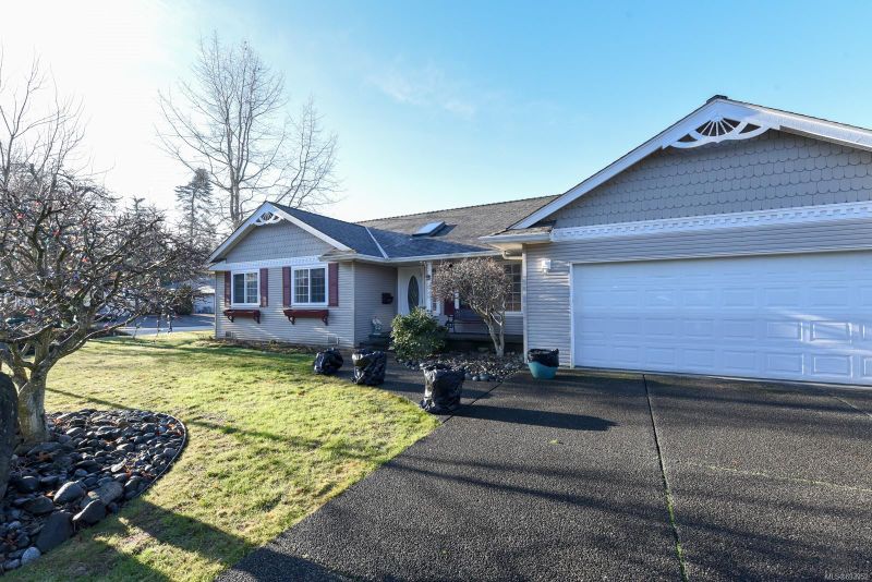 FEATURED LISTING: 1067 Elkhorn Ave Courtenay