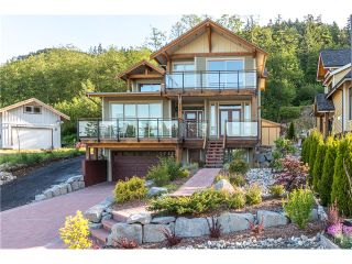 Photo 1: 915 THISTLE PL in Squamish: Britannia Beach House for sale : MLS®# V1110982