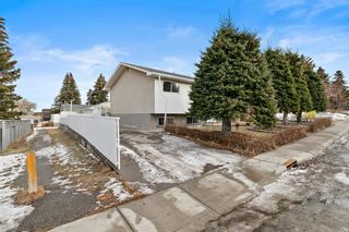 Photo 3: 7740 Hunterquay Road NW in Calgary: Huntington Hills Detached for sale : MLS®# A2021746