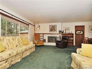 Photo 2: 3931 Tudor Ave in VICTORIA: SE Ten Mile Point House for sale (Saanich East)  : MLS®# 630389