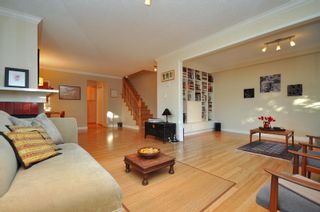 Photo 3: 3402 COPELAND Avenue in Vancouver: Champlain Heights Townhouse for sale in "COPELAND" (Vancouver East)  : MLS®# v804863