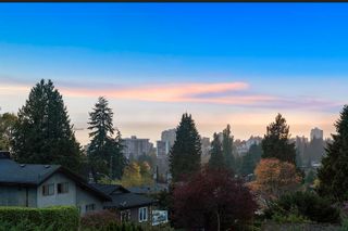 Photo 9: 990 JEFFERSON Avenue in West Vancouver: Sentinel Hill House for sale in "Sentinel Hill" : MLS®# R2864530