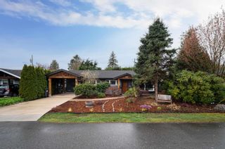 Main Photo: 1325 OAKWOOD Crescent in North Vancouver: Norgate House for sale : MLS®# R2867385