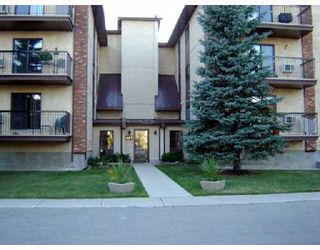 Photo 1: 687 ST ANNE'S Road in WINNIPEG: St Vital Condominium for sale (South East Winnipeg)  : MLS®# 2803077