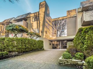 Main Photo: 213 1424 WALNUT Street in Vancouver: Kitsilano Condo for sale in "Walnut Place" (Vancouver West)  : MLS®# R2891910