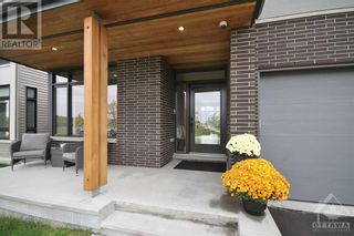 Photo 3: 314 LONGWORTH AVENUE in Ottawa: House for sale : MLS®# 1387232
