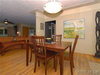 Photo 4: 104 Burnett Rd in VICTORIA: VR View Royal House for sale (View Royal)  : MLS®# 573220