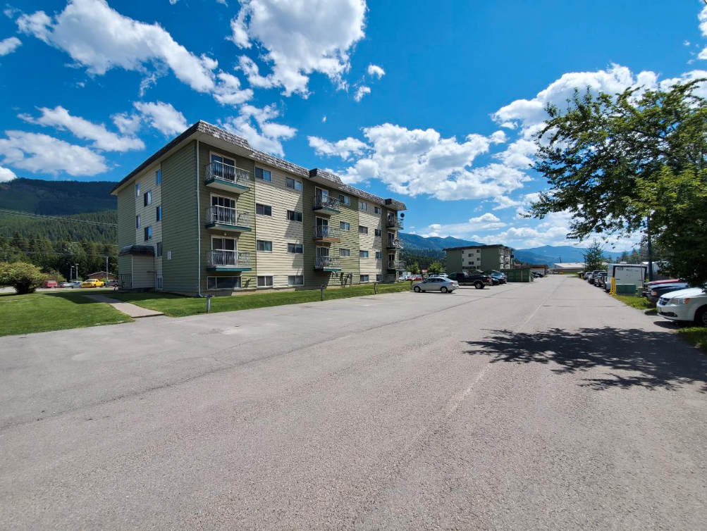 Multi-family apartment building for sale Sparwood BC