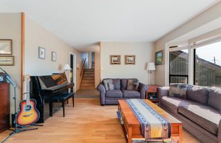 Photo 4: 539 LAURENTIAN Crescent in Coquitlam: Central Coquitlam House for sale : MLS®# R2722972