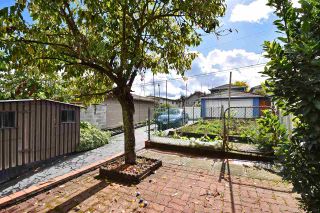 Photo 18: 2166 E 39TH Avenue in Vancouver: Victoria VE House for sale (Vancouver East)  : MLS®# R2119233