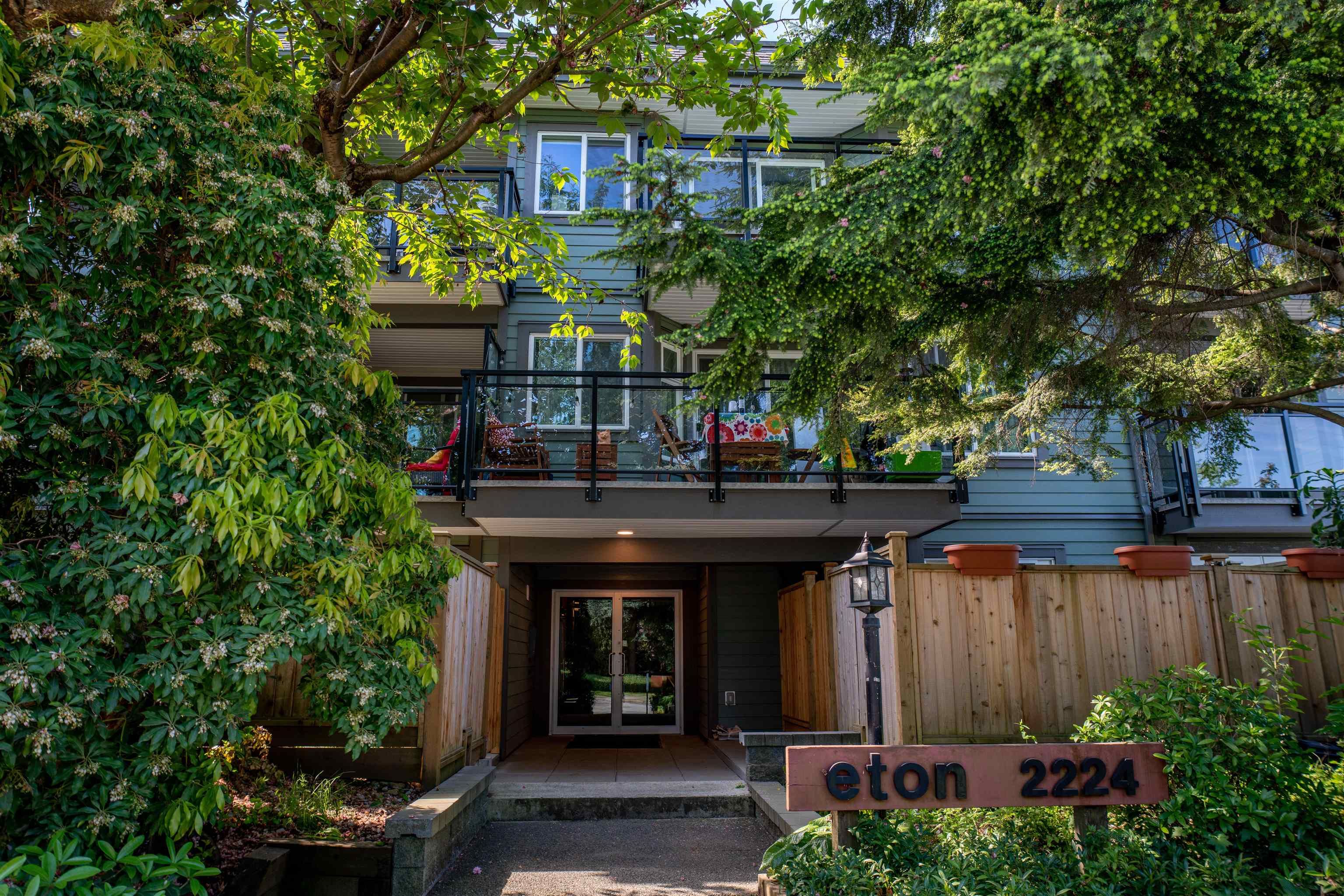 Main Photo: 201 2224 ETON Street in Vancouver: Hastings Condo for sale (Vancouver East)  : MLS®# R2779512