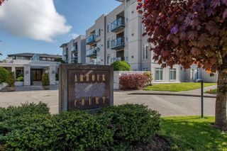 Photo 1: 111 32085 GEORGE FERGUSON Way in Abbotsford: Central Abbotsford Condo for sale in "Arbour Court" : MLS®# R2632961
