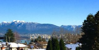 Photo 4: 306 4375 W 10TH Avenue in Vancouver: Point Grey Condo for sale in "VARSITY" (Vancouver West)  : MLS®# R2129513