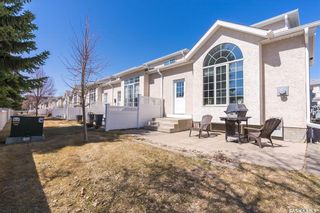 Photo 3: 428 Perehudoff Crescent in Saskatoon: Erindale Residential for sale : MLS®# SK967257