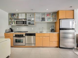 Photo 14: 305 33 SMITHE Street in Vancouver: Yaletown Condo for sale in "COOPER'S LOOKOUT" (Vancouver West)  : MLS®# R2857417