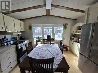 Photo 2: 5281 69th Avenue NE in Salmon Arm: House for sale : MLS®# 10306455