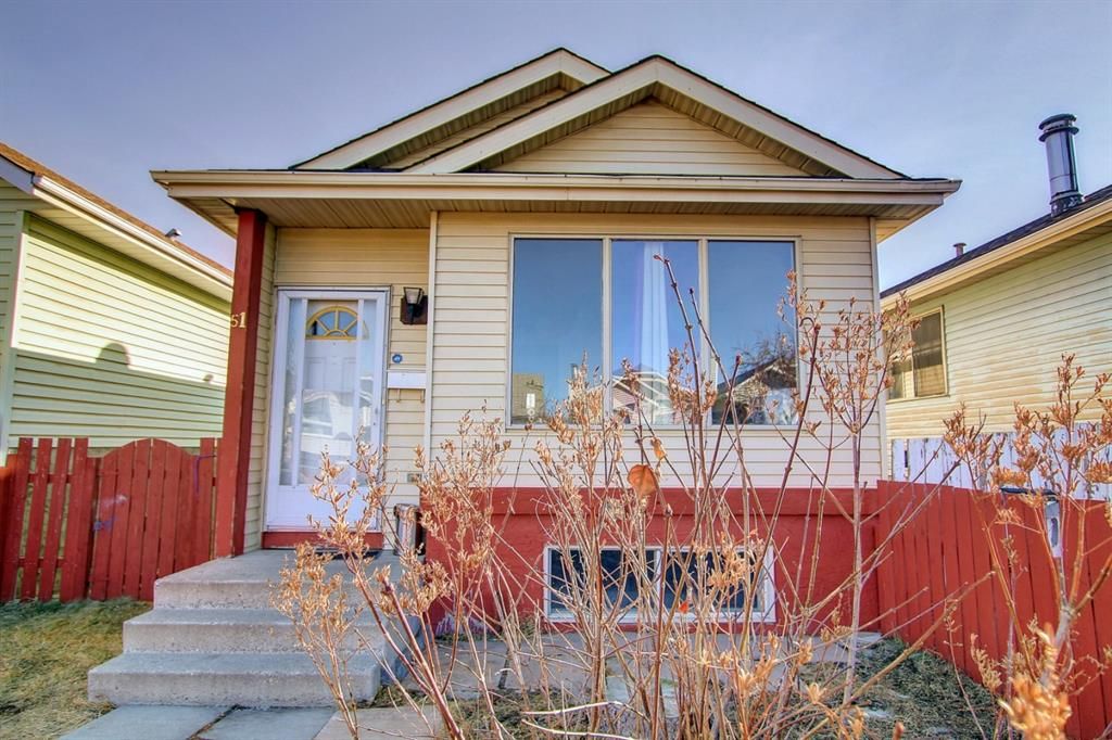 Main Photo: 51 Erin Grove Place SE in Calgary: Erin Woods Detached for sale : MLS®# A1180419