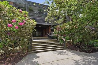 Photo 13: 218 550 E 6TH Avenue in Vancouver: Mount Pleasant VE Condo for sale in "LANDMARK GARDENS" (Vancouver East)  : MLS®# R2143032