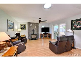 Photo 6: 4806 Sunnygrove Pl in VICTORIA: SE Sunnymead House for sale (Saanich East)  : MLS®# 728851