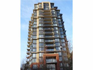 Photo 1: 301 11 E ROYAL Avenue in New Westminster: Fraserview NW Condo for sale in "VICTORIA HILL HIGH RISE RESIDENCES" : MLS®# V1104084