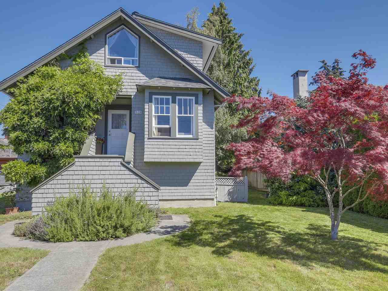Main Photo: 618 E 11TH Street in North Vancouver: Boulevard House for sale in "Grand Boulevard" : MLS®# R2098623