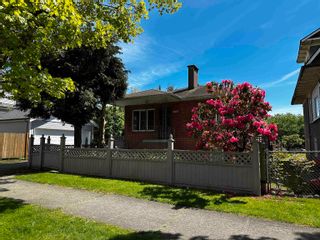 Main Photo: 2256 E PENDER Street in Vancouver: Hastings House for sale (Vancouver East)  : MLS®# R2883587