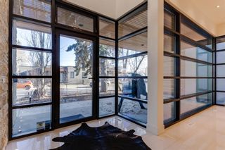 Photo 5: 27 Windsor Crescent SW in Calgary: Windsor Park Detached for sale : MLS®# A1163994