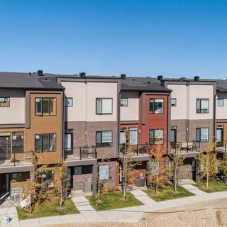 Photo 1: 171 Greenbriar Place NW in Calgary: Greenwood/Greenbriar Row/Townhouse for sale : MLS®# A2004953