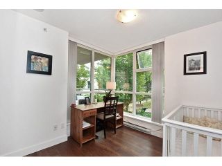 Photo 10: 202 125 MILROSS Avenue in Vancouver: Mount Pleasant VE Condo for sale in "CREEKSIDE" (Vancouver East)  : MLS®# V1142300