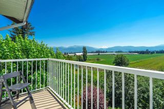 Photo 4: 36428 COUNTRY Place in Abbotsford: Abbotsford East House for sale in "Country Place" : MLS®# R2755448