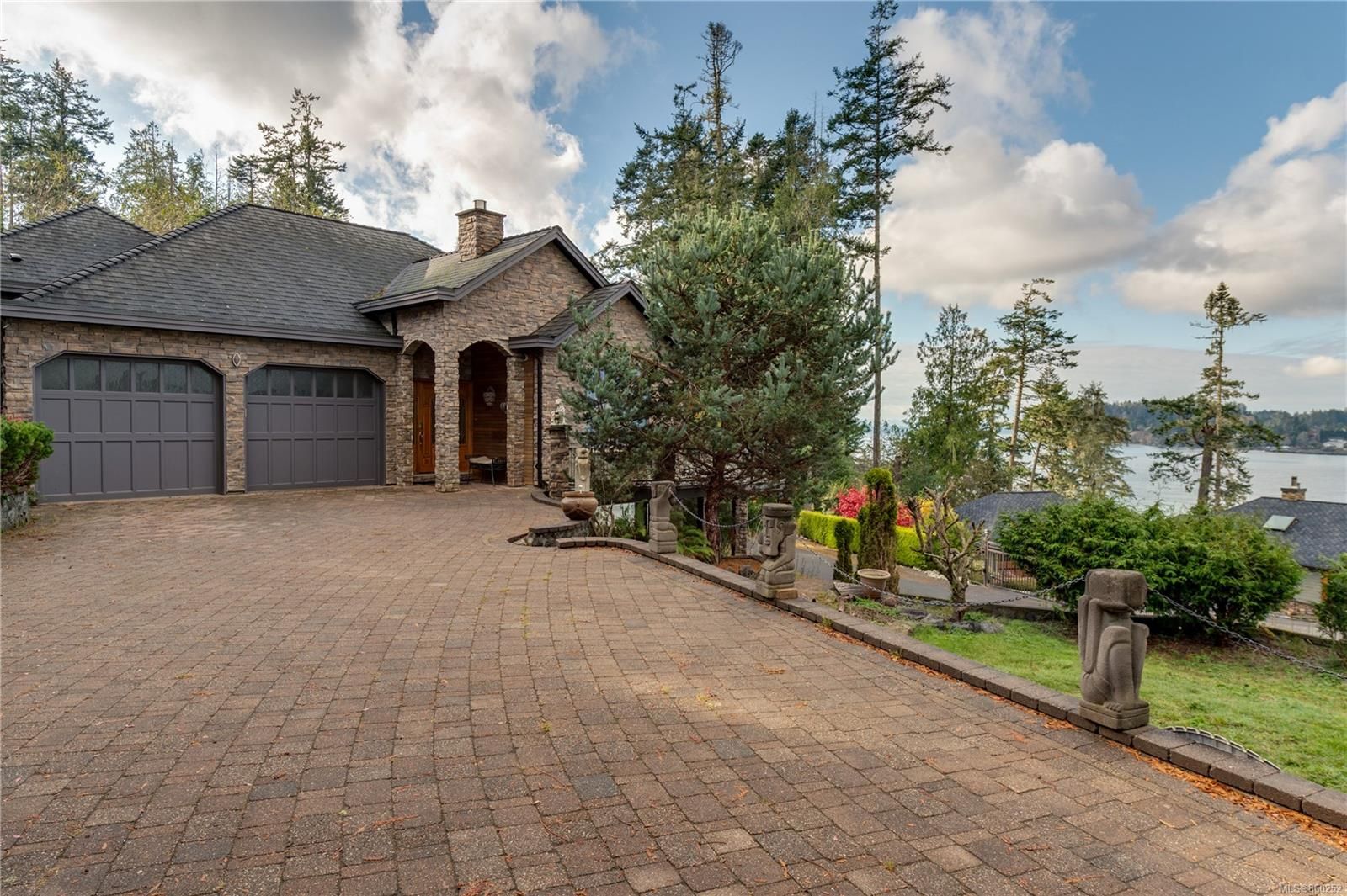 Main Photo: 7100 Sea Cliff Rd in Sooke: Sk Silver Spray House for sale : MLS®# 860252