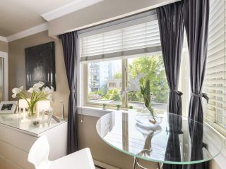 Photo 4: 213 1940 BARCLAY Street in Vancouver: West End VW Condo for sale in "Bourbon Court" (Vancouver West)  : MLS®# R2473241