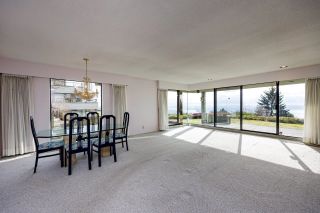 Photo 6: 14 2238 FOLKESTONE Way in West Vancouver: Panorama Village Condo for sale in "Panorama Gardens" : MLS®# R2878143