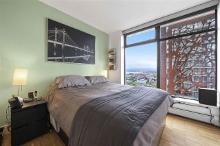 Photo 4: 2105 128 W CORDOVA Street in Vancouver: Downtown VW Condo for sale in "WOODWARDS" (Vancouver West)  : MLS®# R2374821
