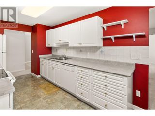 Photo 14: 980 Glenwood Avenue Unit# 208 in Kelowna: House for sale : MLS®# 10309826