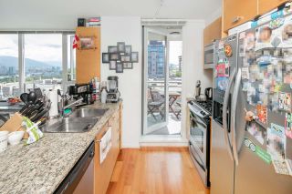 Photo 7: 403 2483 SPRUCE Street in Vancouver: Fairview VW Condo for sale in "SKYLINE" (Vancouver West)  : MLS®# R2189151