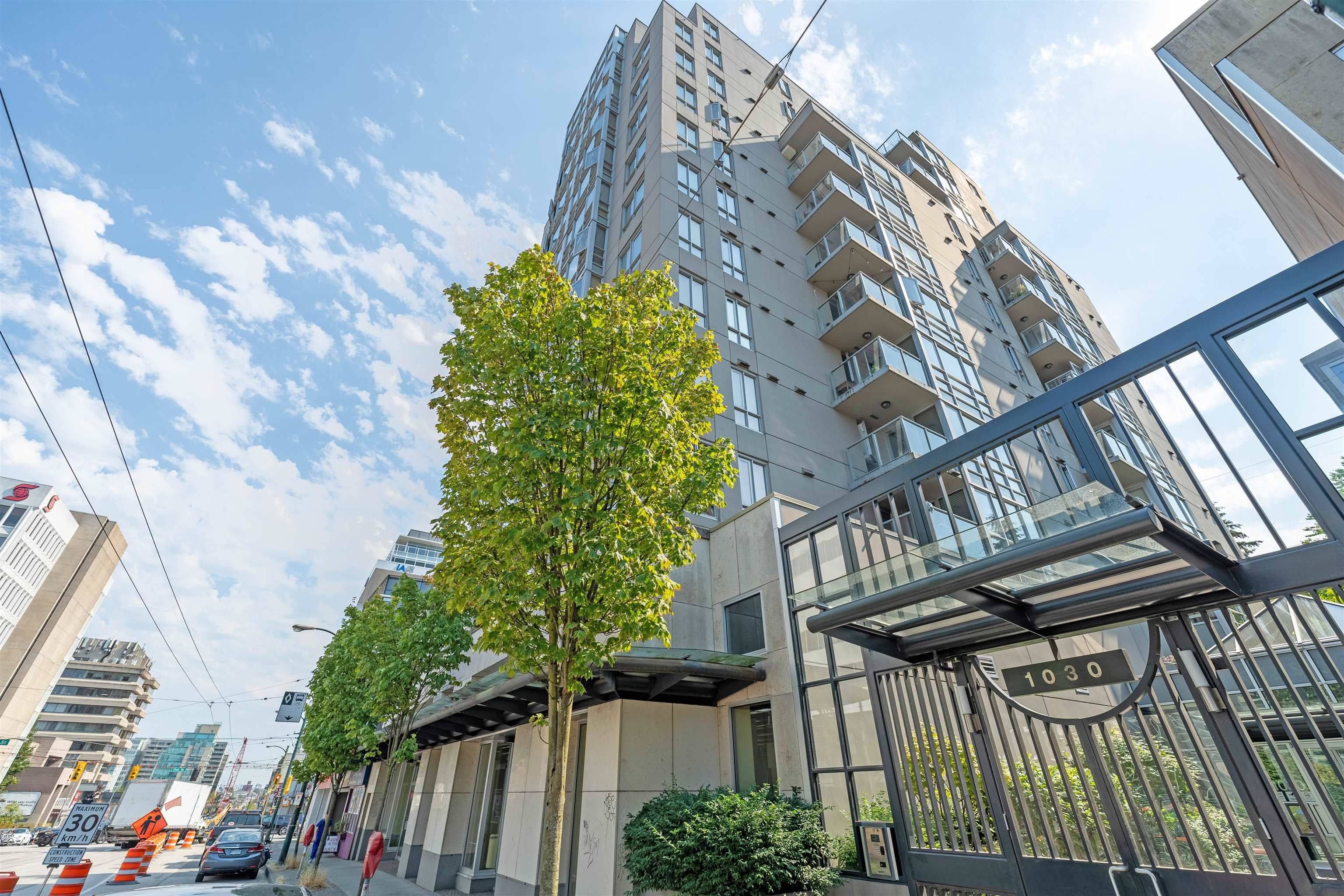 Main Photo: 305 1030 W BROADWAY in Vancouver: Fairview VW Condo for sale in "La Colomba" (Vancouver West)  : MLS®# R2725268