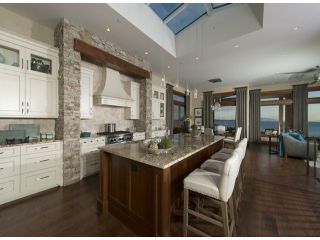 Photo 2: 14373 MARINE Drive: White Rock House for sale in "White Rock" (South Surrey White Rock)  : MLS®# F1405169