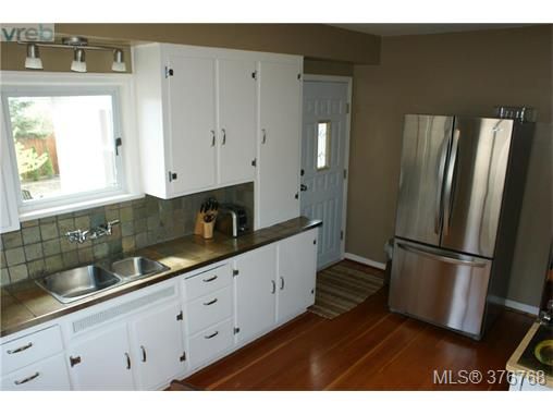 Photo 7: Photos: 171 Cadillac Ave in VICTORIA: SW Gateway House for sale (Saanich West)  : MLS®# 756411
