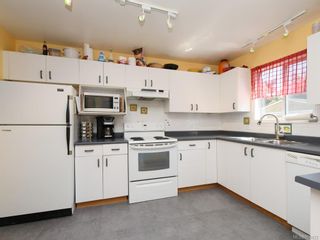 Photo 12: 1585 Sheridan Ave in Saanich: SE Mt Tolmie Single Family Residence for sale (Saanich East)  : MLS®# 968822