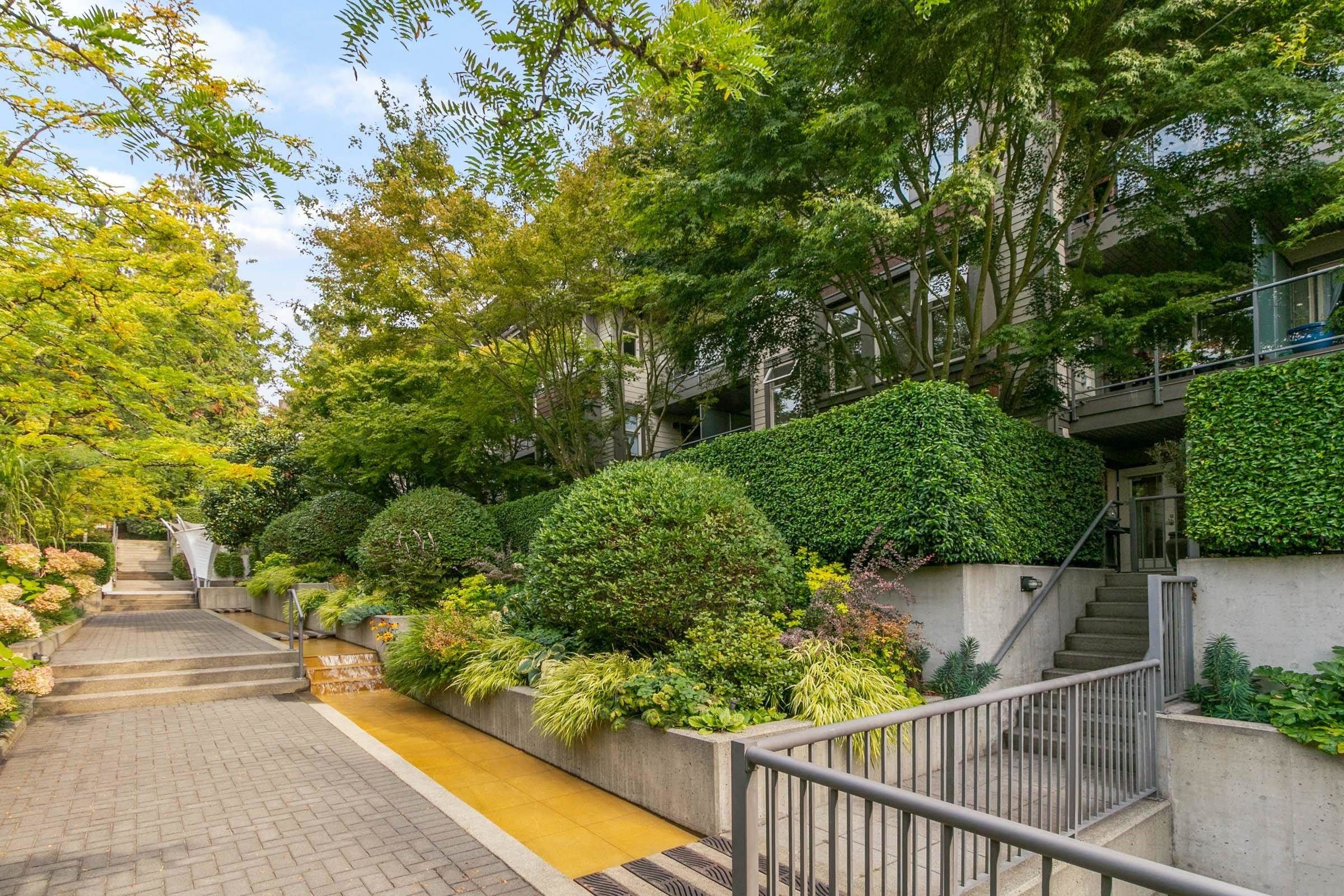 Main Photo: 103 188 W 29TH Street in North Vancouver: Upper Lonsdale Condo for sale in "Vista 29" : MLS®# R2728970