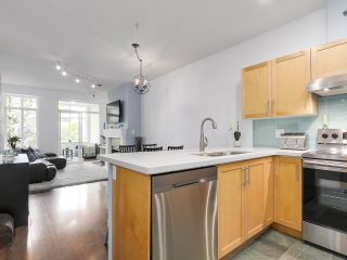 Photo 2: 207 1675 W 10TH Avenue in Vancouver: Fairview VW Condo for sale in "NORFOLK HOUSE" (Vancouver West)  : MLS®# R2169058