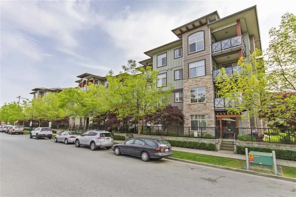 Main Photo: 401 2336 WHYTE Avenue in Port Coquitlam: Central Pt Coquitlam Condo for sale in "CENTREPOINTE" : MLS®# R2378939