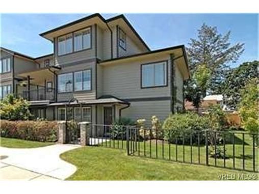 Main Photo:  in VICTORIA: La Langford Proper Row/Townhouse for sale (Langford)  : MLS®# 454754