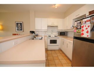 Photo 4: 207 1688 CYPRESS Street in Vancouver: Kitsilano Condo for sale in "YORKVILLE SOUTH" (Vancouver West)  : MLS®# V888402