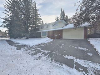 Photo 2: 8939 Bay Ridge Drive SW in Calgary: Bayview Detached for sale : MLS®# A2012751